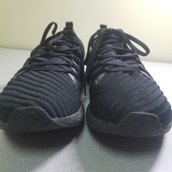 LIKE NEW New Balance tennis shoes main image 6